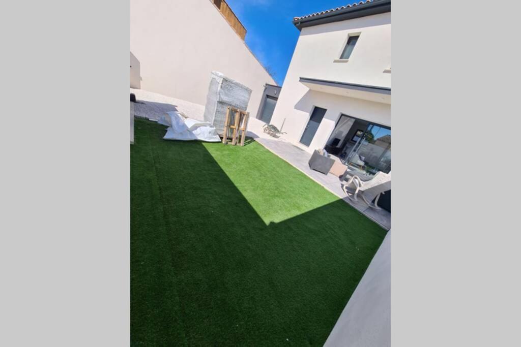 Magnifique Villa Avec Jacuzzi En Option Villeneuve-les-Maguelonne Exterior photo