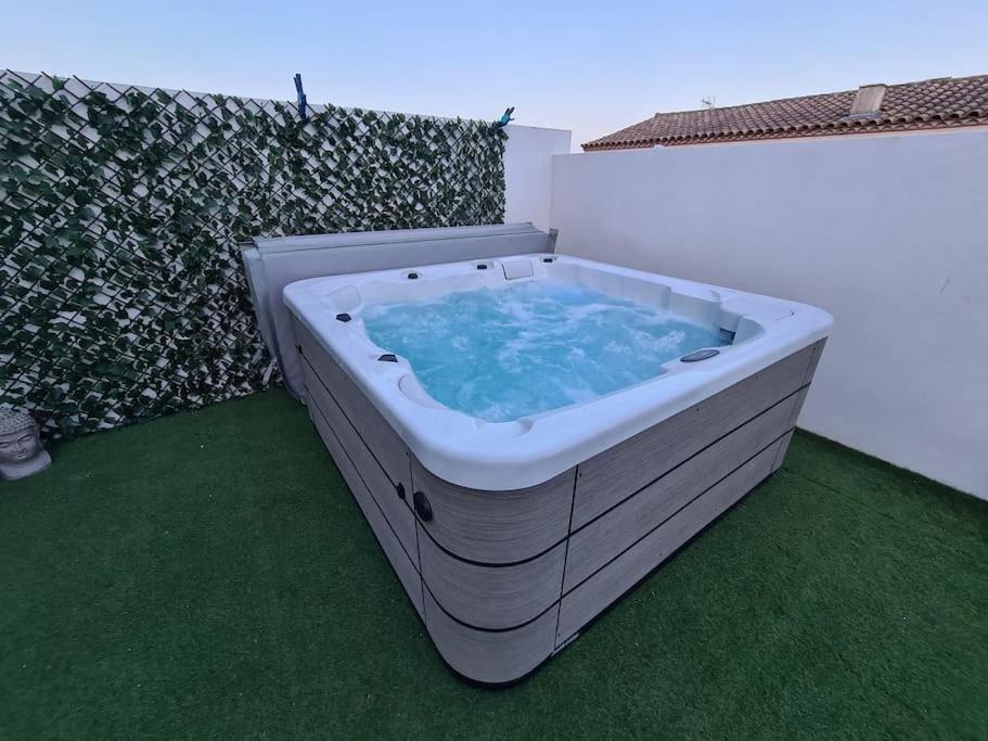 Magnifique Villa Avec Jacuzzi En Option Villeneuve-les-Maguelonne Exterior photo